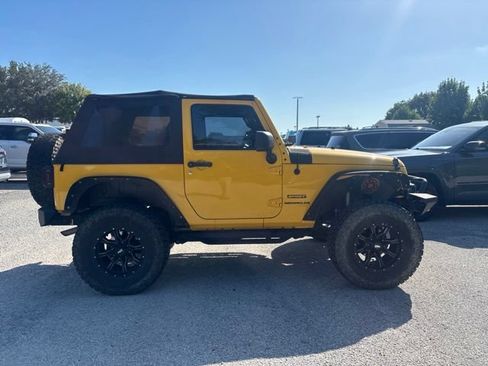Used 2015 Jeep Wrangler Sport w/ Quick Order Package 23S AWD/4WD image 4