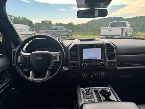 Used 2021 Ford Expedition XLT w/ Equipment Group 202A AWD/4WD image 18