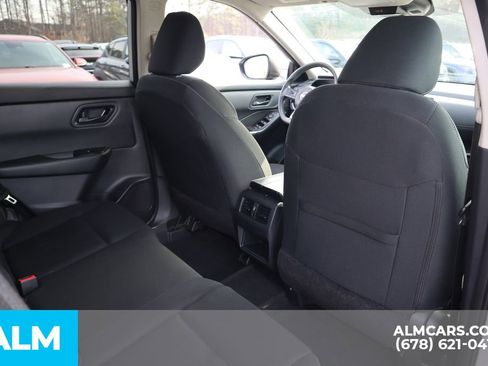 Used 2024 Nissan Rogue S image 22