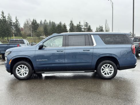 New 2026 Chevrolet Suburban LS AWD/4WD image 2