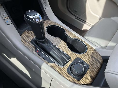 Used 2019 GMC Acadia Denali w/ Technology Package AWD/4WD image 25