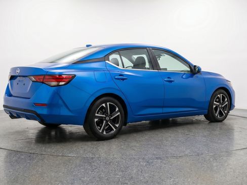 Used 2025 Nissan Sentra SV FWD image 9