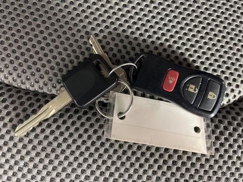 Used 2008 Nissan Frontier LE w/ Side & Curtain Airbag Pkg image 16