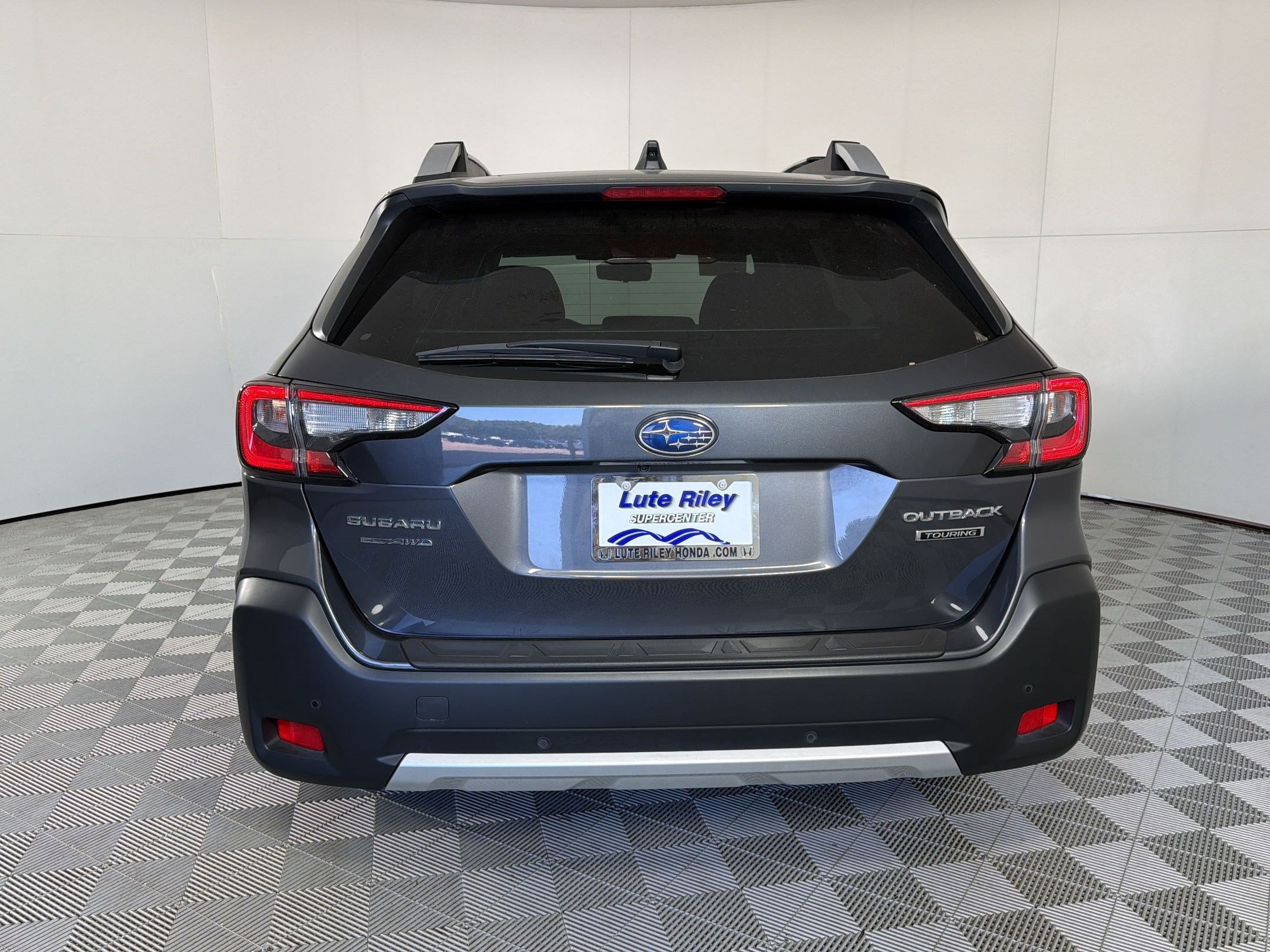 Used 2025 Subaru Outback Touring AWD/4WD image 10