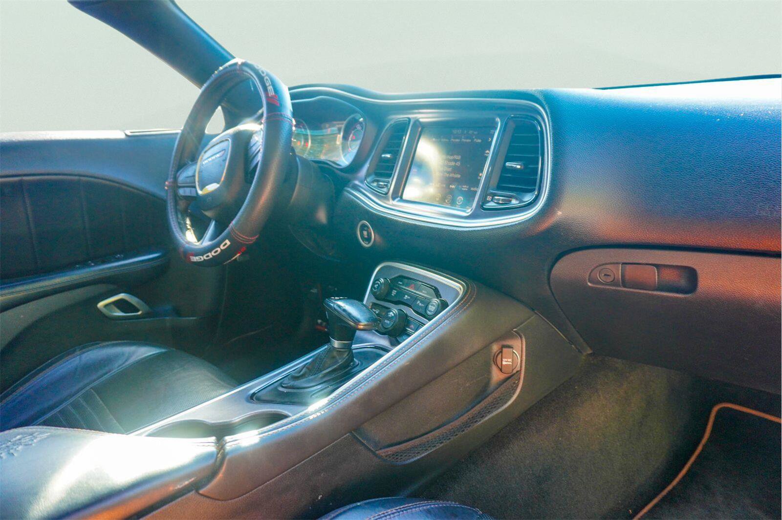 Used 2015 Dodge Challenger R/T Plus RWD image 10