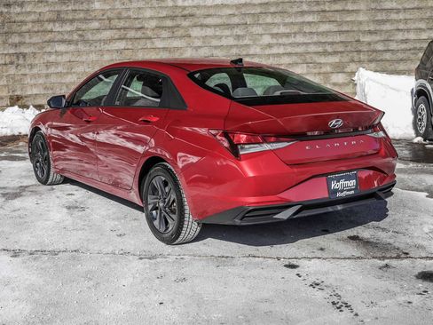 Used 2023 Hyundai Elantra SEL w/ Cargo Package image 9