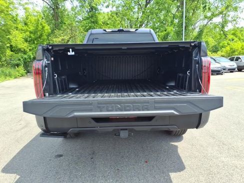 Used 2025 Toyota Tundra Limited AWD/4WD image 12