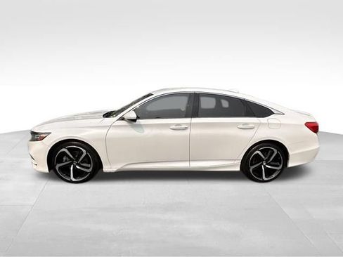 Used 2018 Honda Accord Sport image 3
