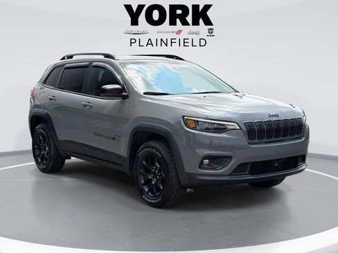 Used 2022 Jeep Cherokee Latitude w/ Sun & Sound Group AWD/4WD image 3