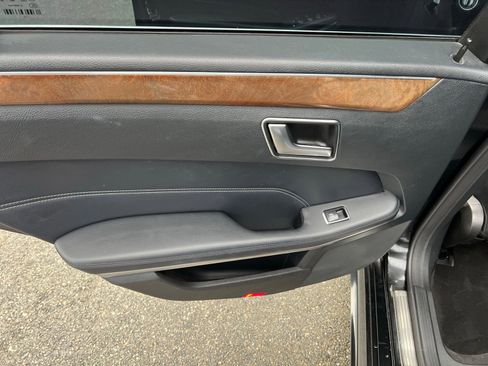Used 2014 Mercedes-Benz E 350 Sedan image 20
