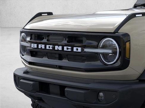 New 2025 Ford Bronco Outer Banks w/ Sasquatch Package image 19