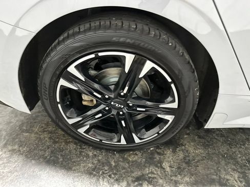 Used 2022 Kia K5 GT-Line AWD/4WD image 5