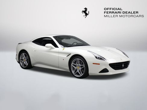 Certified 2017 Ferrari California T image 19