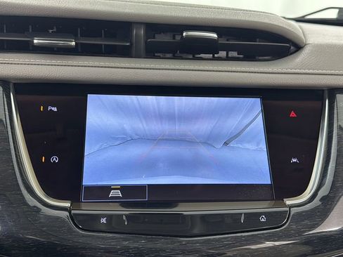 Used 2022 Cadillac XT6 Premium Luxury image 28