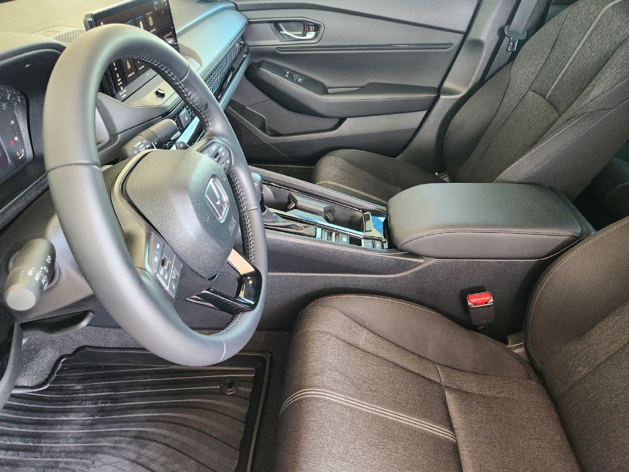 Used 2025 Honda Accord Sport image 12
