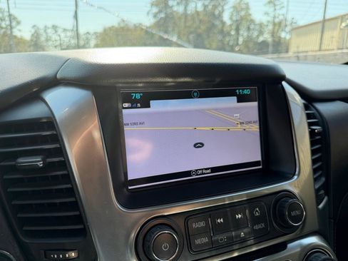 Used 2018 Chevrolet Suburban Premier image 22