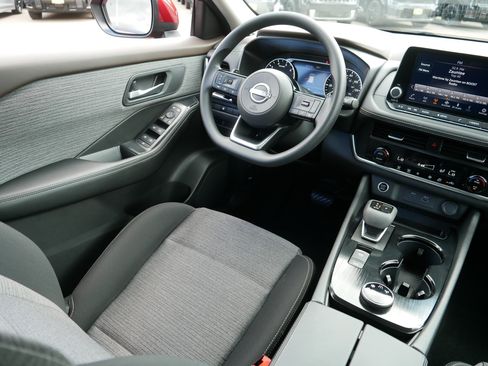 Certified 2023 Nissan Rogue SV AWD/4WD image 9