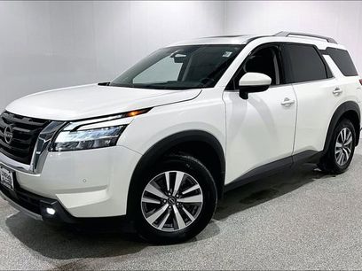 Used 2023 Nissan Pathfinder SL