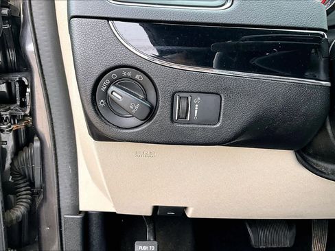 Used 2020 Dodge Grand Caravan SXT FWD image 25