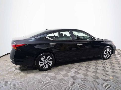 Certified 2025 Nissan Altima 2.5 S FWD image 4