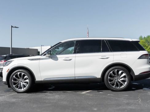 Used 2025 Lincoln Aviator Reserve w/ Illumination Package RWD image 8
