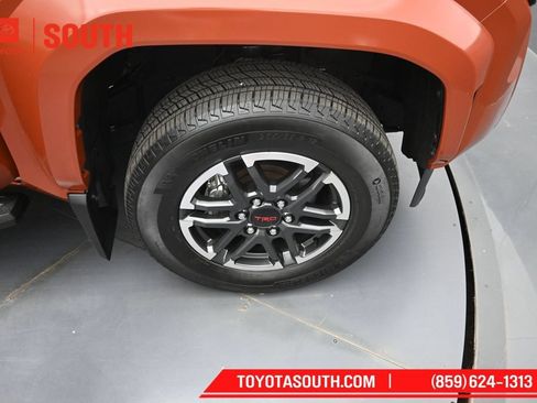 Used 2025 Toyota Tacoma TRD Sport w/ TRD Sport Upgrade Package AWD/4WD image 32