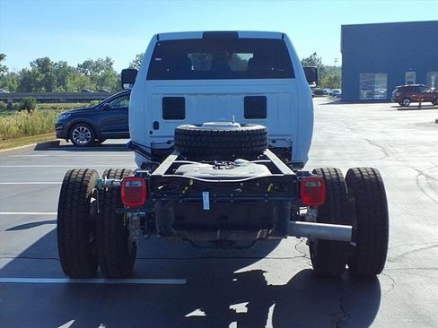 New 2026 RAM 5500 Tradesman image 18