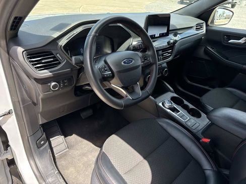 Used 2025 Ford Escape ST-Line FWD image 17