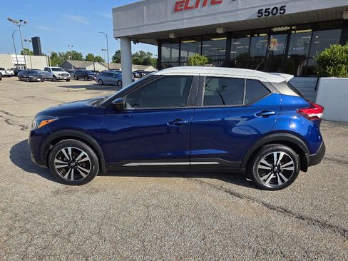 Used 2019 Nissan Kicks SR w/ SR Premium Package FWD image 8