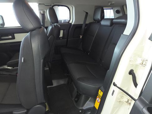 Used 2014 Toyota FJ Cruiser 4WD w/ Upgrade Package image 20