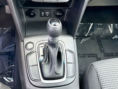 Used 2021 Hyundai Kona SE image 16