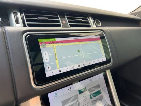 Used 2019 Land Rover Range Rover HSE image 13