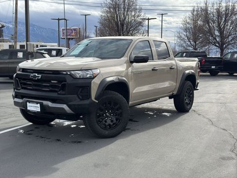 Used 2024 Chevrolet Colorado Trail Boss image 2