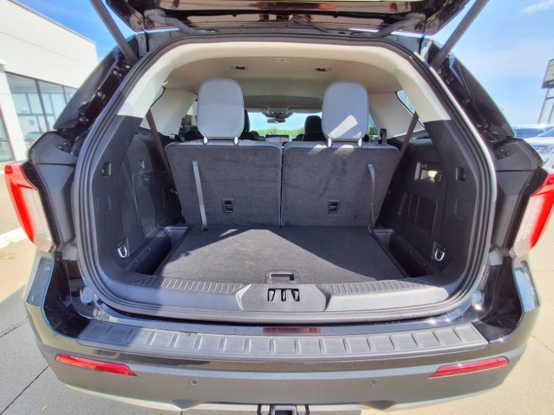 Used 2025 Ford Explorer Active w/ Active Comfort Package AWD/4WD image 9