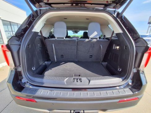 Used 2025 Ford Explorer Active w/ Active Comfort Package AWD/4WD image 9