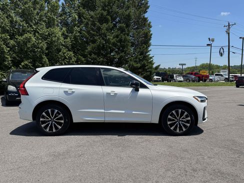 Certified 2025 Volvo XC60 B5 Plus AWD/4WD image 2