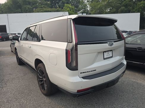 Used 2022 Cadillac Escalade ESV Sport Platinum w/ LPO, ONYX Package AWD/4WD image 5