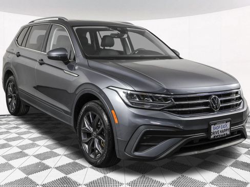 Certified 2023 Volkswagen Tiguan SE w/ Panoramic Sunroof Package AWD/4WD image 11