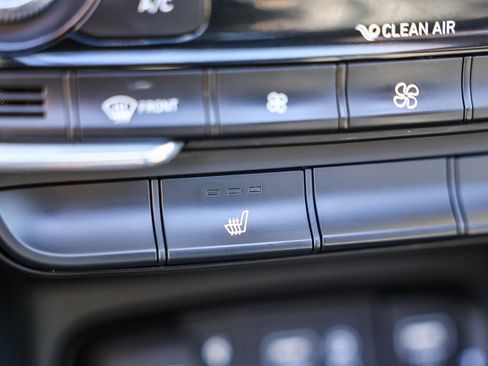 Used 2020 Hyundai Santa Fe SEL image 15