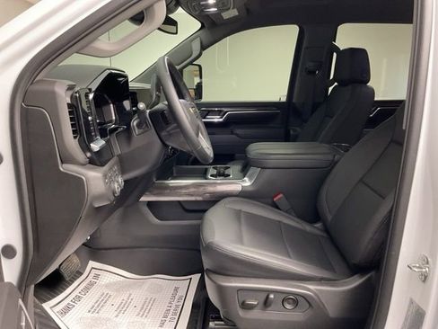 Certified 2026 Chevrolet Silverado 2500 LTZ w/ LTZ Convenience Package image 14