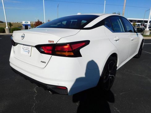 Used 2025 Nissan Altima 2.5 SR image 3