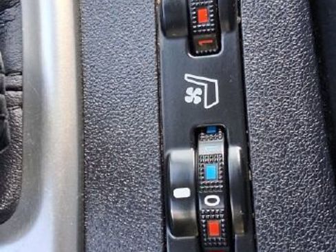 Used 2014 Toyota Highlander Limited Platinum AWD/4WD image 32