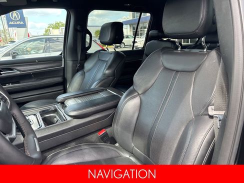 Used 2023 Jeep Wagoneer L Series II AWD/4WD image 15