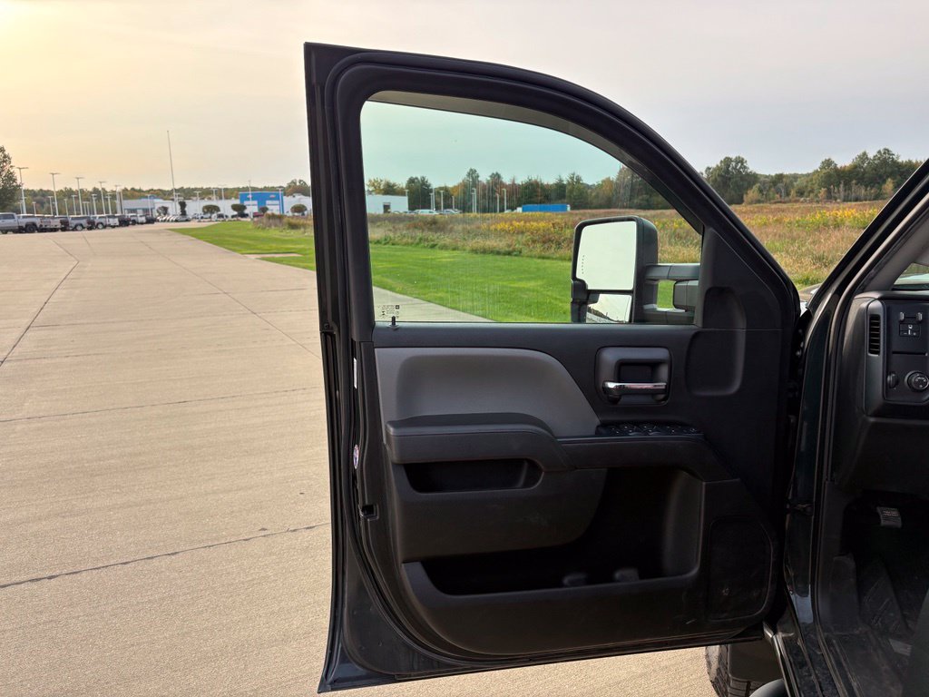 Used 2018 Chevrolet Silverado 2500 W/T w/ WT Convenience Package AWD/4WD image 10