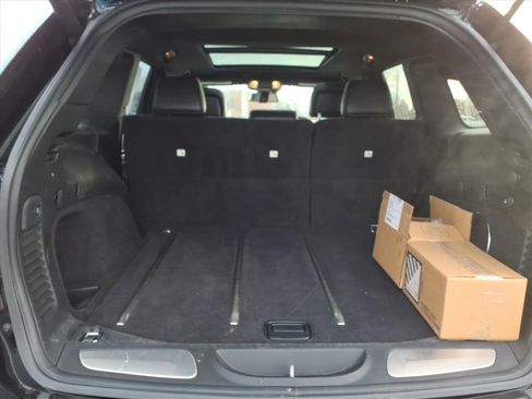 Used 2015 Jeep Grand Cherokee Overland w/ Advanced Technology Group image 15