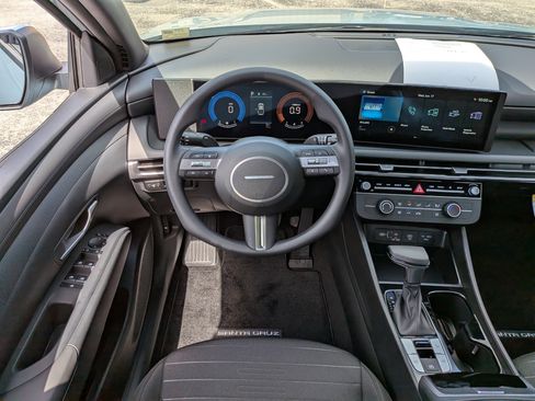 New 2026 Hyundai Santa Cruz SE AWD/4WD image 17