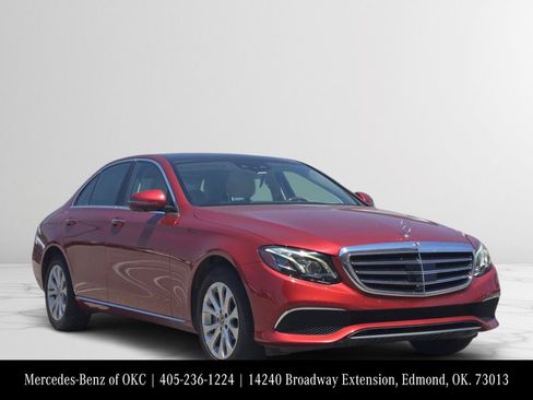 Used 2018 Mercedes-Benz E 300 4MATIC image 2