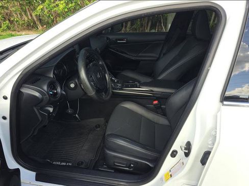 Used 2024 Lexus IS 350 F Sport RWD image 5