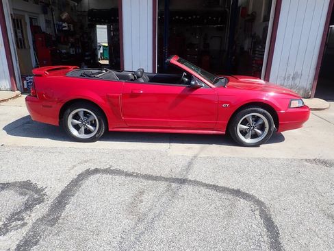 Used 2001 Ford Mustang GT RWD image 18