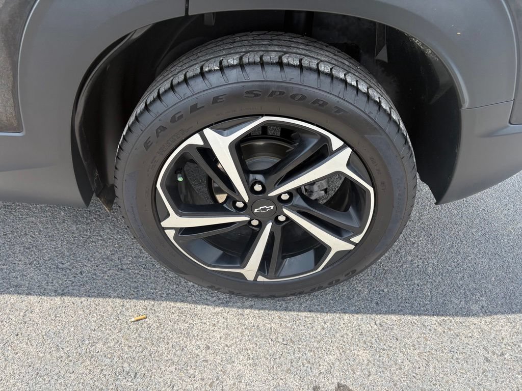 Used 2023 Chevrolet TrailBlazer RS w/ Sun and Liftgate Package AWD/4WD image 7